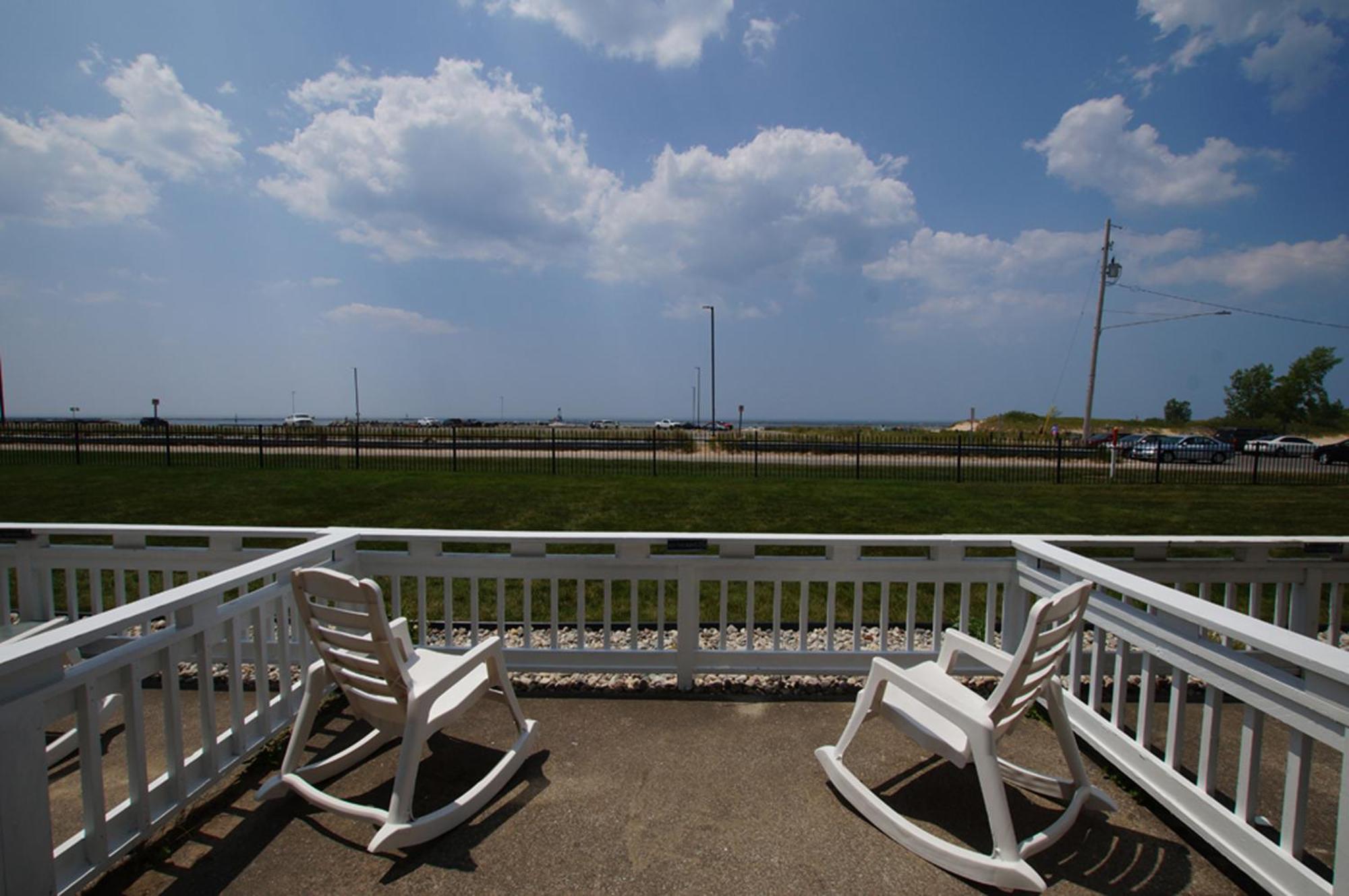 Snyders Shoreline Inn Ludington Kültér fotó