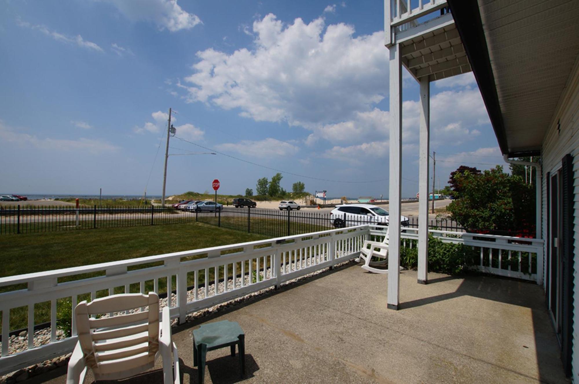 Snyders Shoreline Inn Ludington Kültér fotó