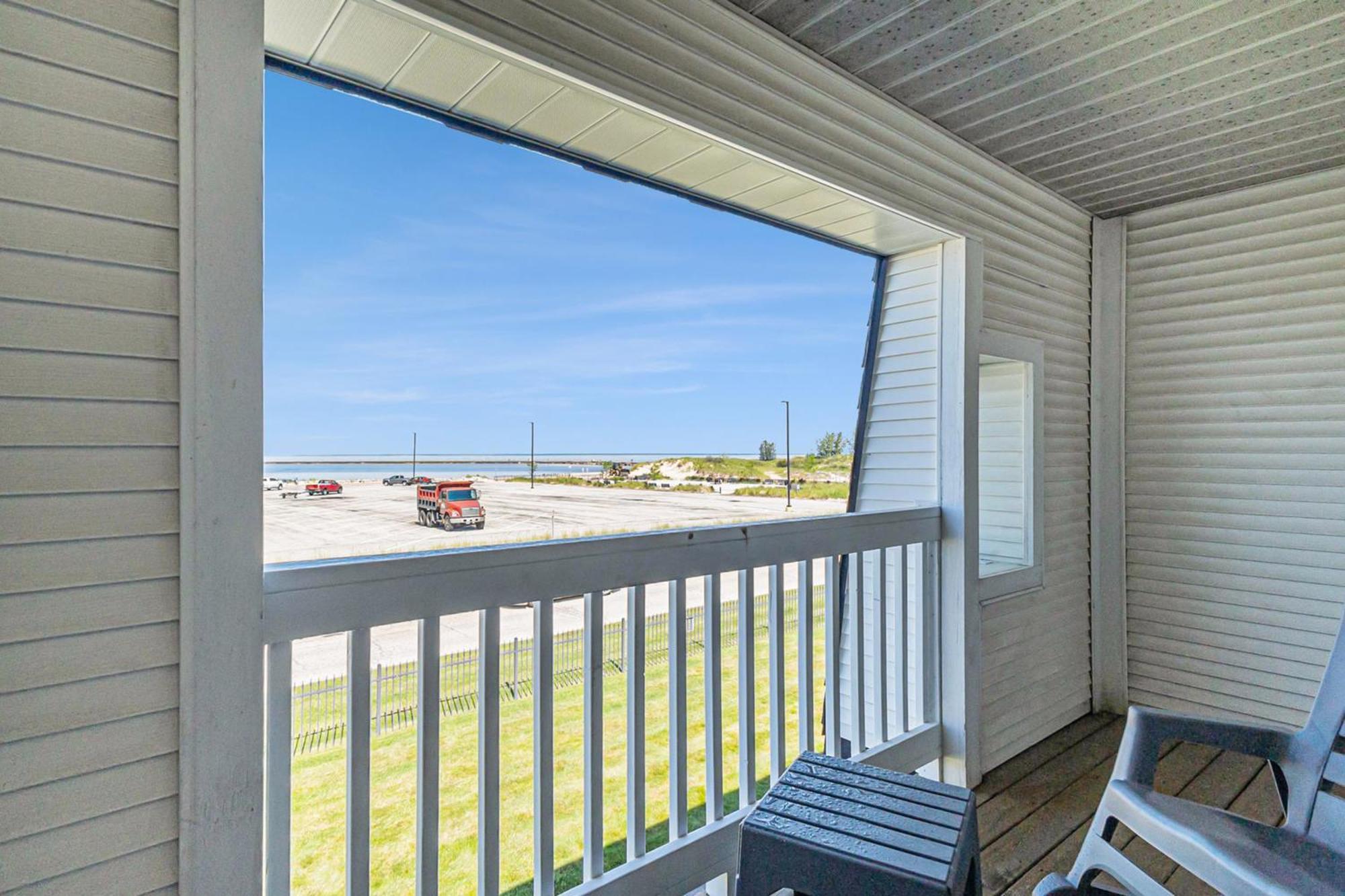 Snyders Shoreline Inn Ludington Kültér fotó
